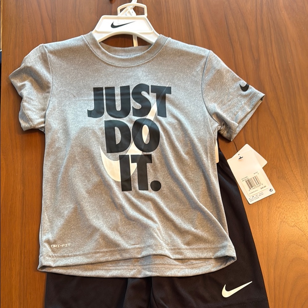 Nike Kids Gray 'Just Do It' T-Shirt